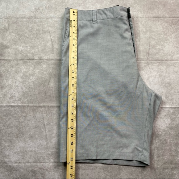 Travis Mathew Shorts Men's 40 Gray Golf Chino Stretch Flat Front Casual - Picture 13 of 14